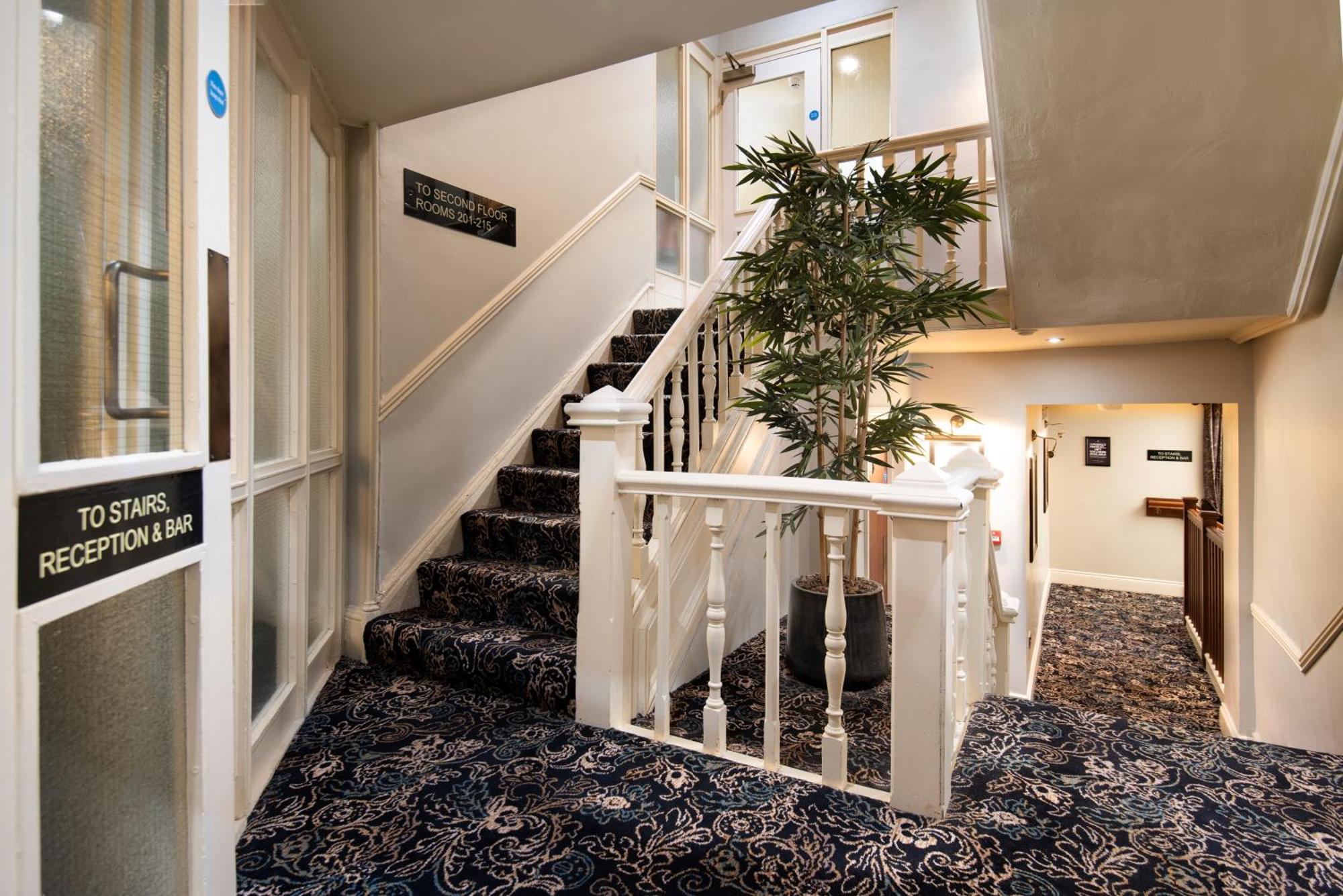 The Ambleside Inn - The Inn Collection Group Екстер'єр фото